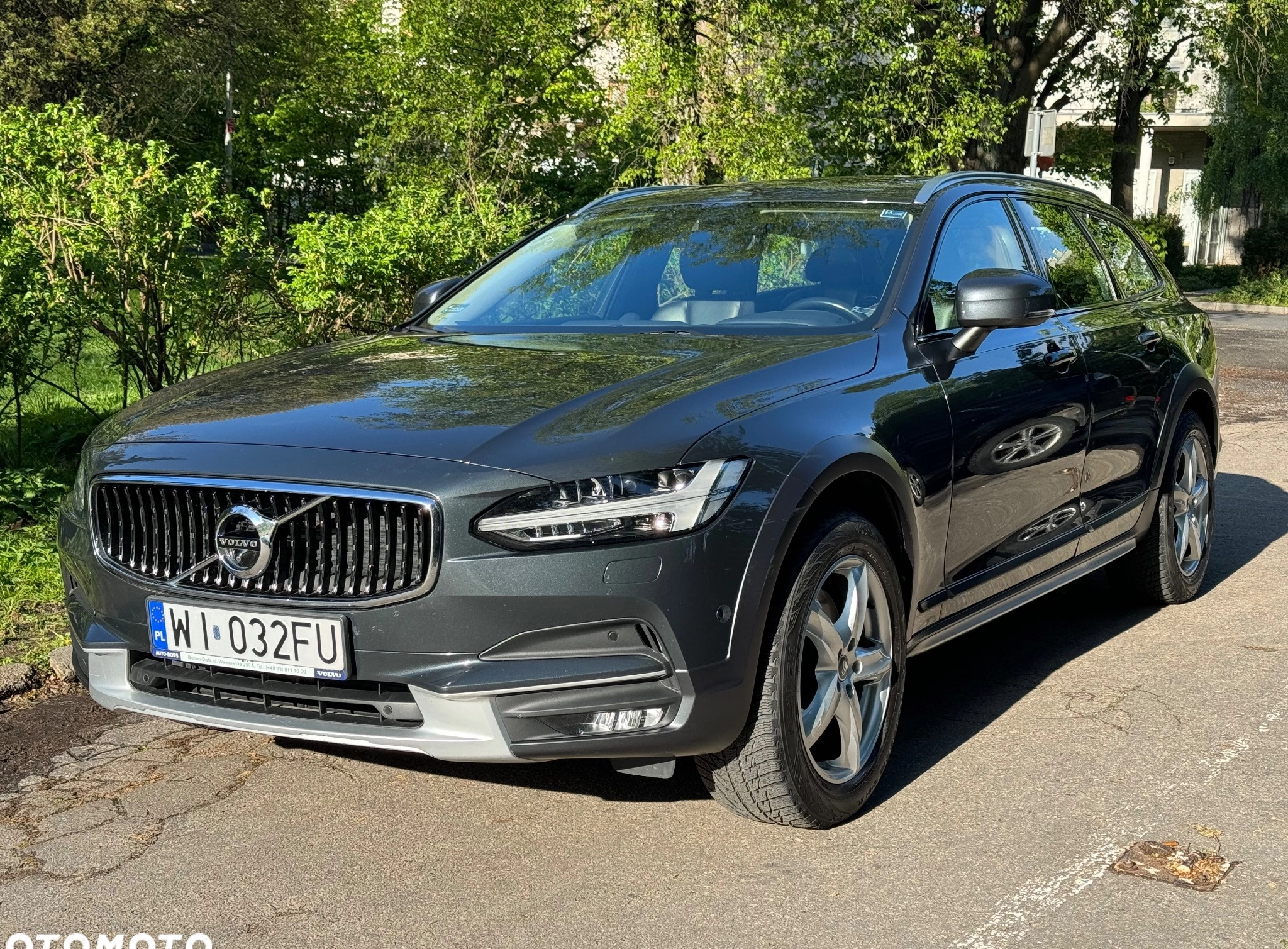 Volvo V90 Cross Country cena 129000 przebieg: 154500, rok produkcji 2017 z Warszawa małe 154